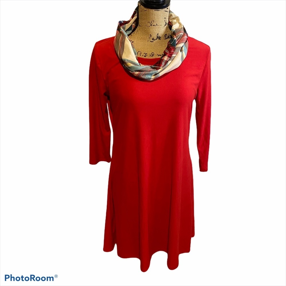 Jamie & Layla Petite Red Dress w/ Plaid Scarf Small